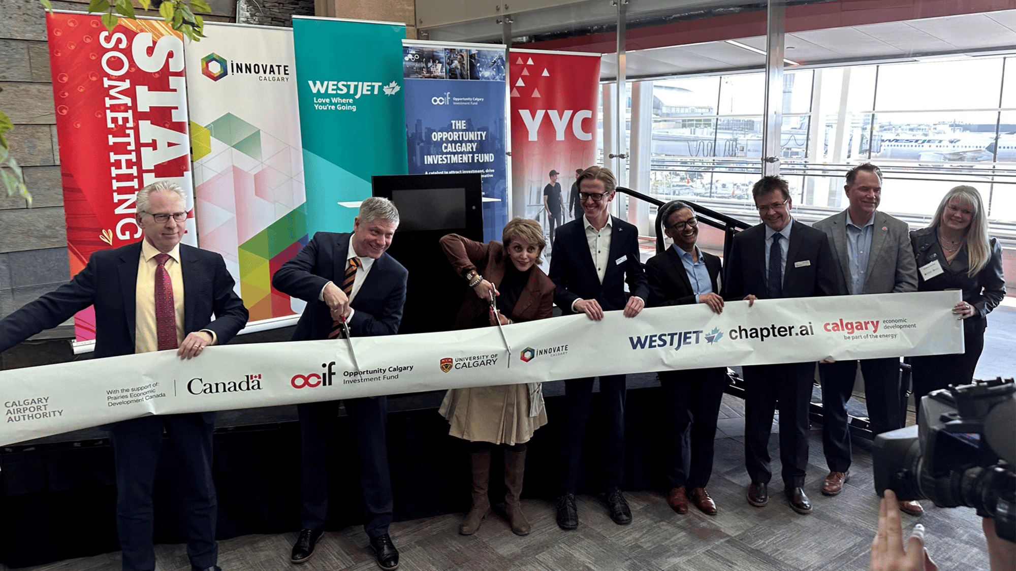 Group shot of the announcement of the Aerospace Innovation Hub in Calgary